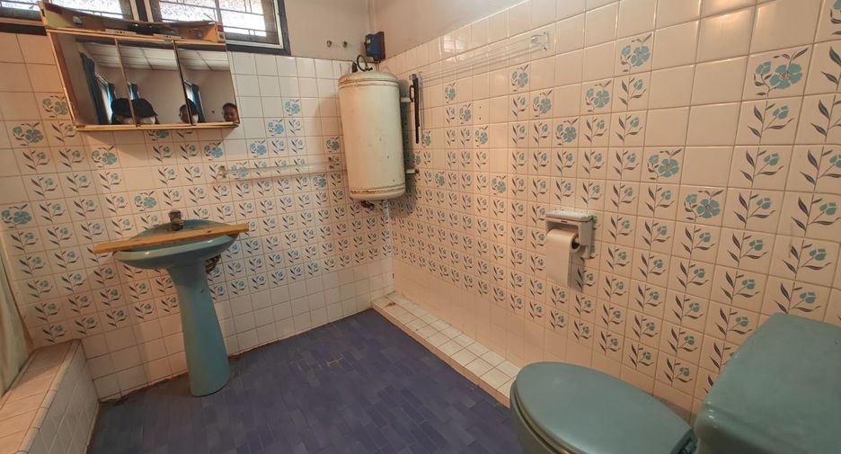 Haus zur Miete mit 4 Zimmer in Chatuchak, Bangkok