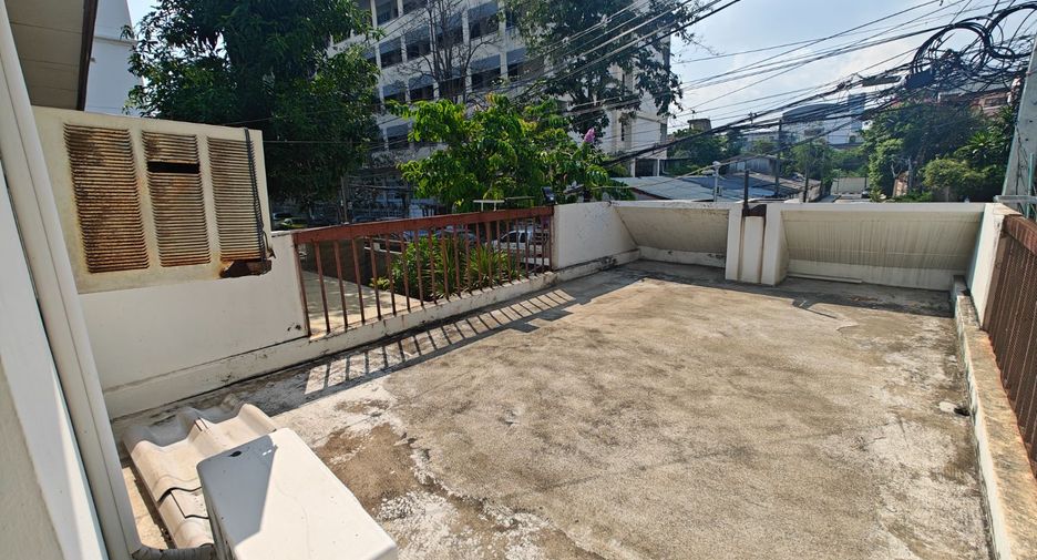 Haus zur Miete mit 4 Zimmer in Chatuchak, Bangkok