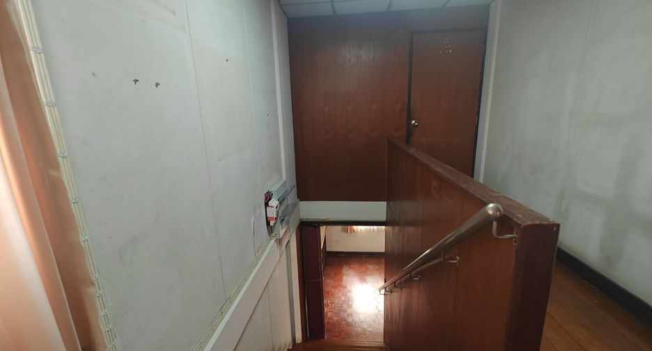 Haus zur Miete mit 4 Zimmer in Chatuchak, Bangkok