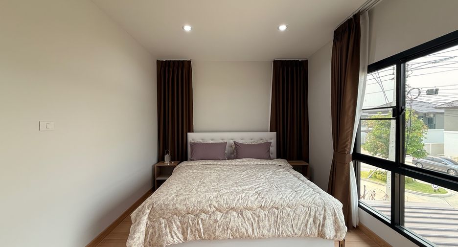 Casa en alquiler de 3 habitaciones en San Kamphaeng, Chiang Mai