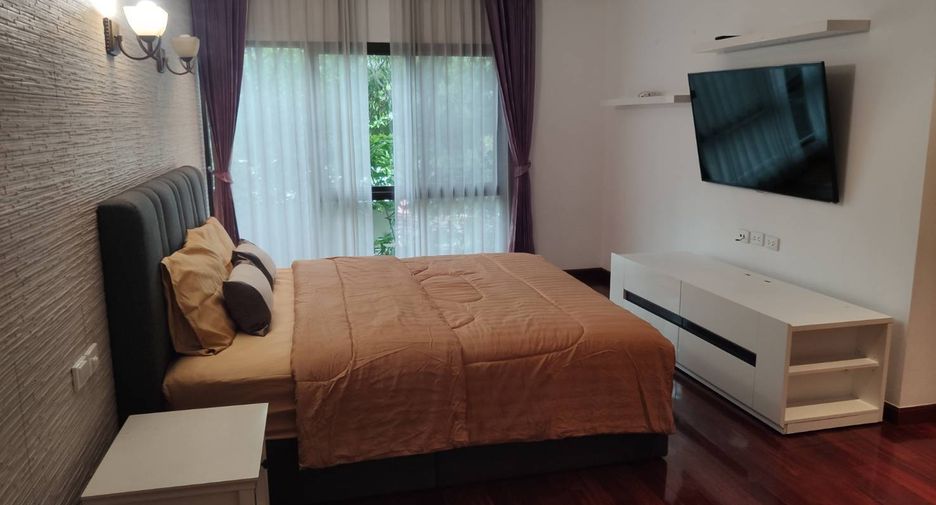 For rent 3 bedrooms condo in Watthana, Bangkok