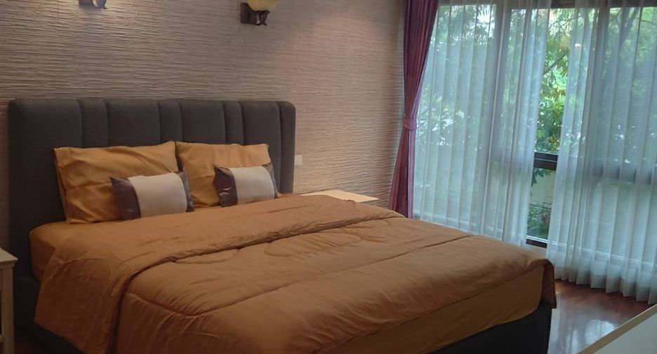 For rent 3 bedrooms condo in Watthana, Bangkok