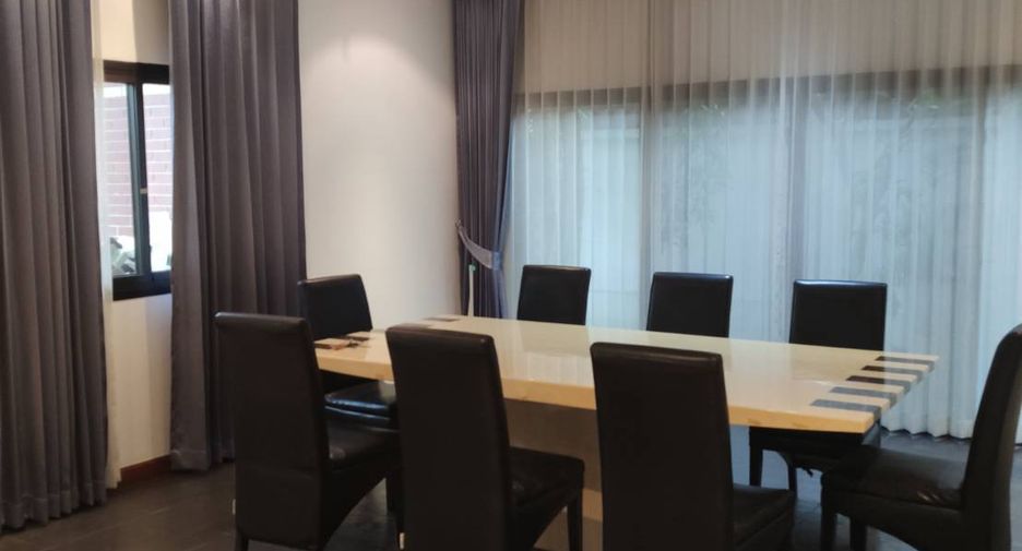 For rent 3 bedrooms condo in Watthana, Bangkok