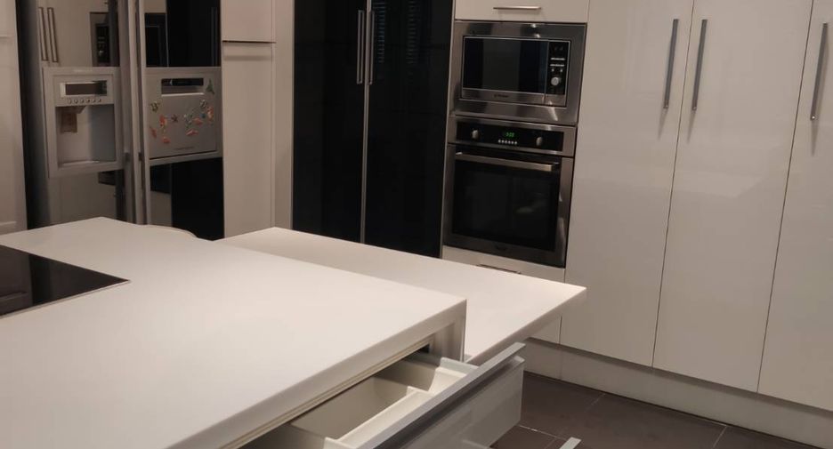 For rent 3 bedrooms condo in Watthana, Bangkok