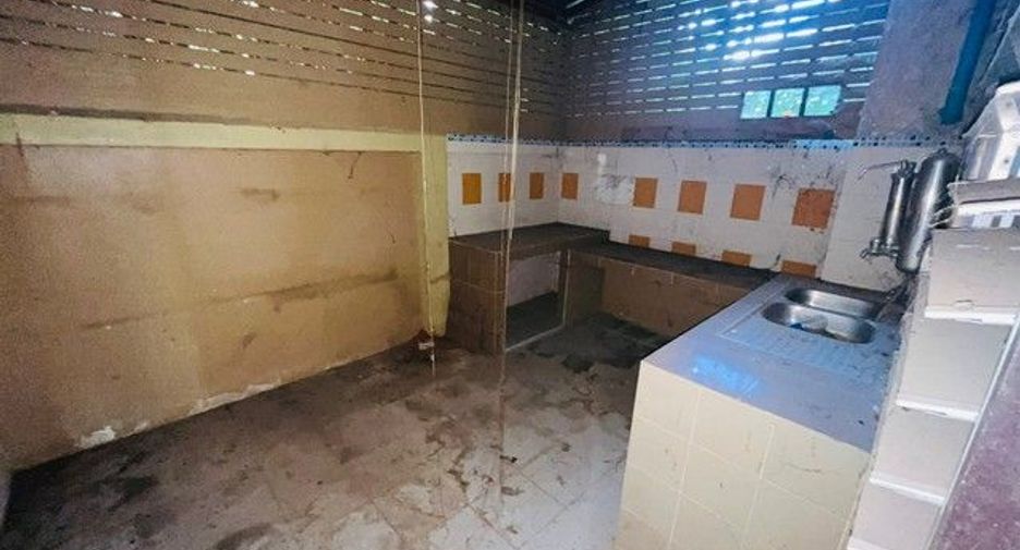 For sale 2 bedrooms retail Space in Khiri Rat Nikhom, Surat Thani