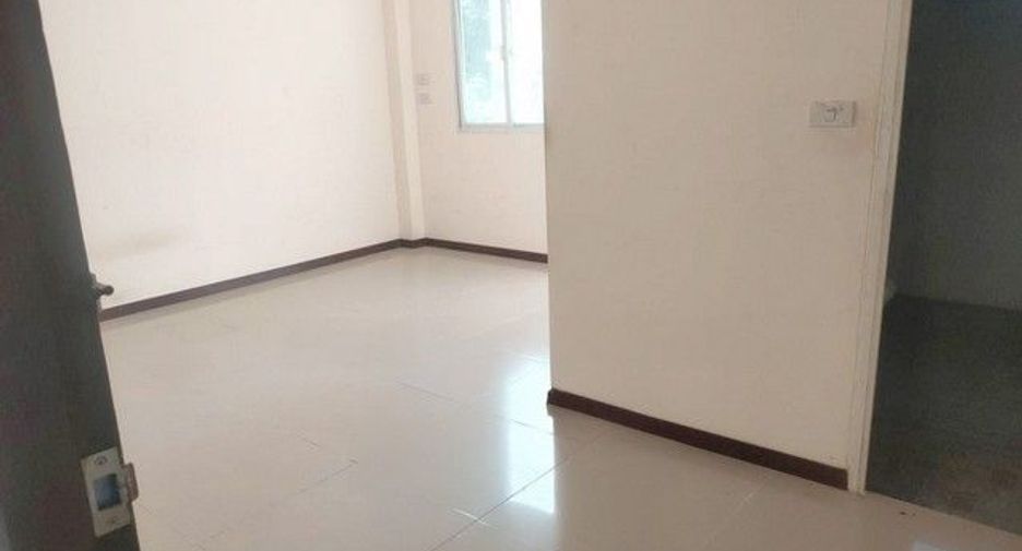 For sale 3 bedrooms house in Khiri Rat Nikhom, Surat Thani