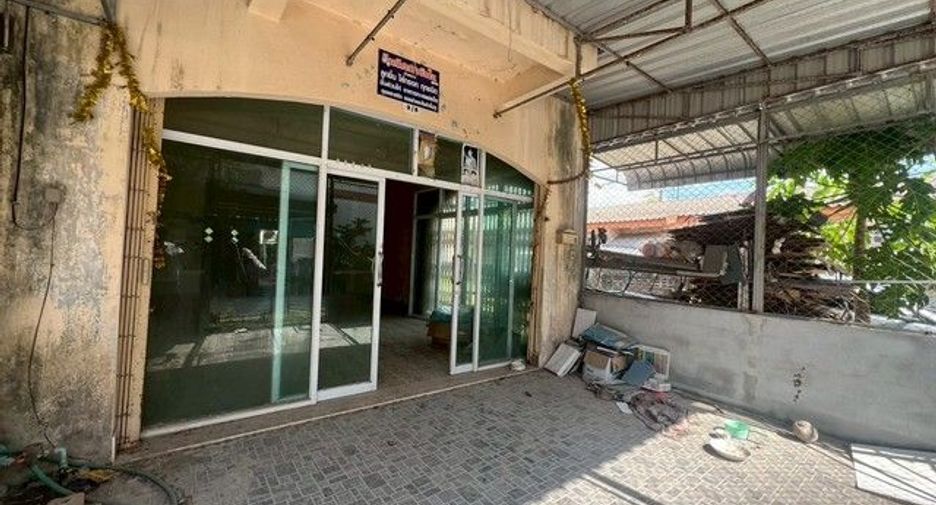 For sale 2 bedrooms retail Space in Khiri Rat Nikhom, Surat Thani