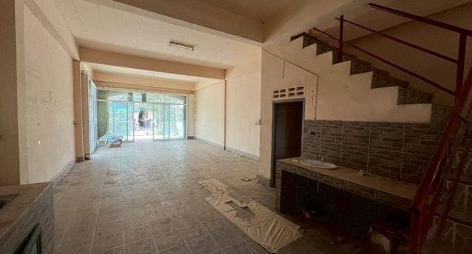 For sale 2 bedrooms retail Space in Khiri Rat Nikhom, Surat Thani