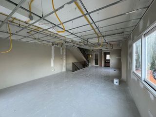 For sale 3 bedrooms retail Space in Thalang, Phuket