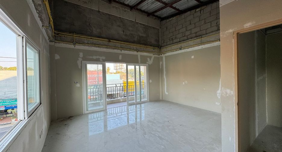 For sale 3 bedrooms retail Space in Thalang, Phuket