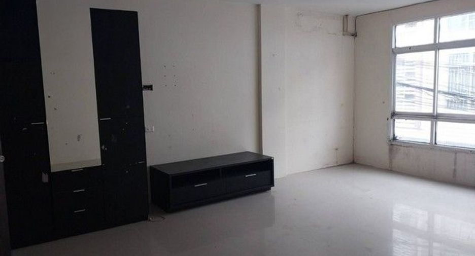 For sale 4 bedrooms townhouse in Thalang, Phuket
