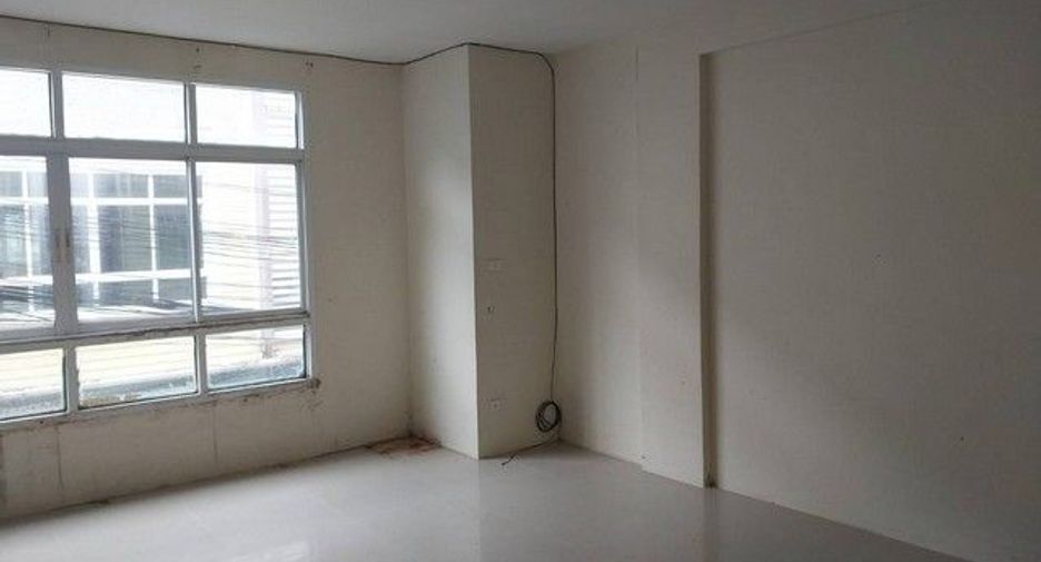 For sale 4 bedrooms townhouse in Thalang, Phuket