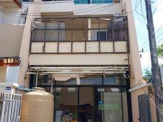 For sale 4 ベッドルーム townhouse in Thalang, Phuket