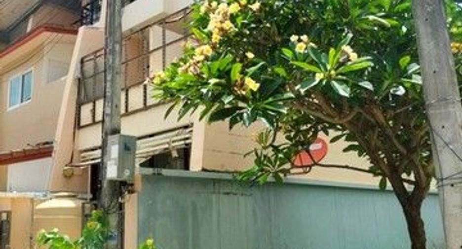 For sale 4 bedrooms townhouse in Thalang, Phuket