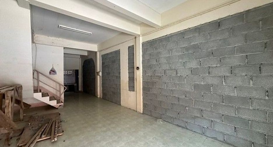 For sale 2 bedrooms retail Space in Phrom Khiri, Nakhon Si Thammarat