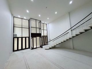 Casa adosada en alquiler de 4 habitaciones en Bang Rak, Bangkok