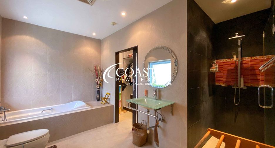 For rent and for sale 3 bedrooms house in Bang Lamung, Chonburi