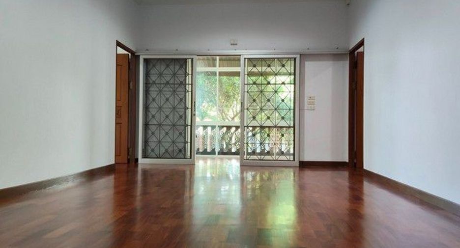 For rent 2 bedrooms house in Lat Phrao, Bangkok