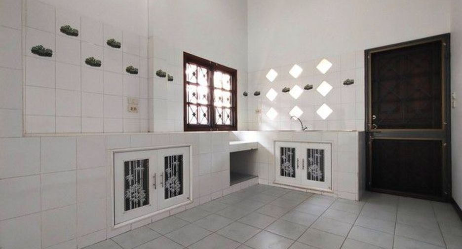 For rent 2 bedrooms house in Lat Phrao, Bangkok