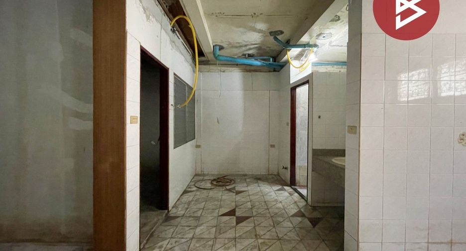 For sale 2 bedrooms townhouse in Bangkok Noi, Bangkok