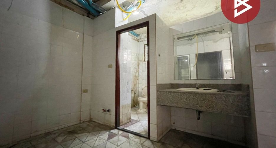 For sale 2 bedrooms townhouse in Bangkok Noi, Bangkok