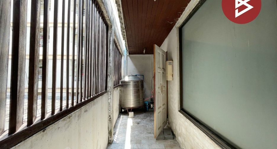 For sale 2 bedrooms townhouse in Bangkok Noi, Bangkok