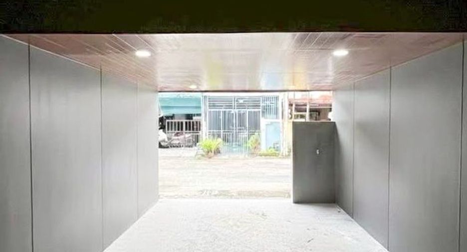 For rent 2 bedrooms townhouse in Mueang Chiang Mai, Chiang Mai