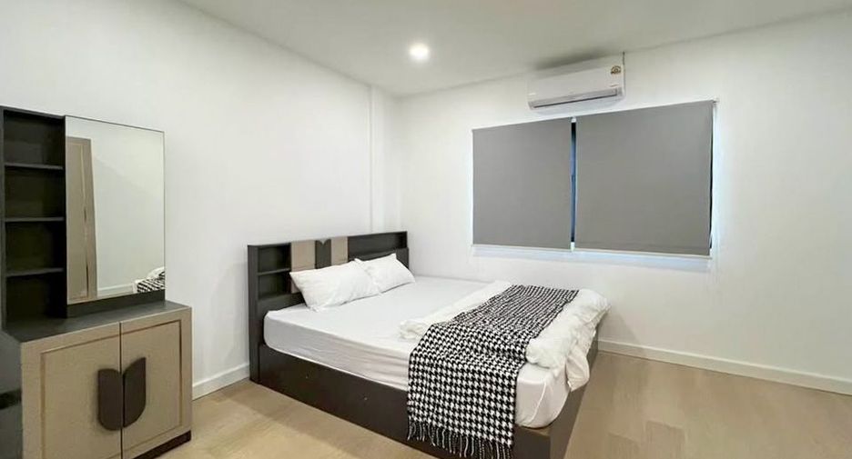 For rent 2 bedrooms townhouse in Mueang Chiang Mai, Chiang Mai