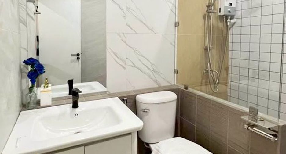 For rent 2 bedrooms townhouse in Mueang Chiang Mai, Chiang Mai
