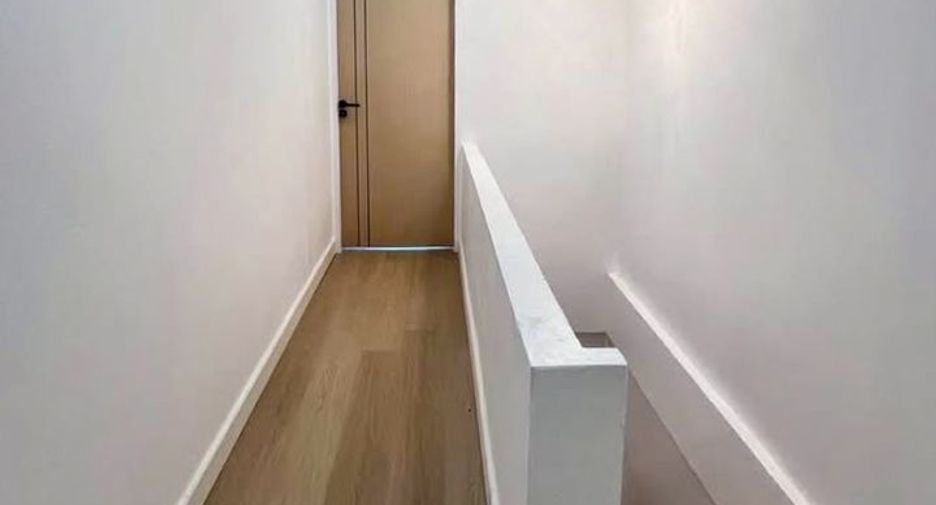 For rent 2 bedrooms townhouse in Mueang Chiang Mai, Chiang Mai