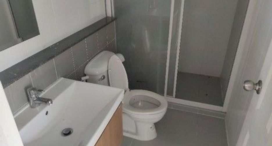Продажа 1 кровать таунхаус в Bang Bua Thong, Нонтабури