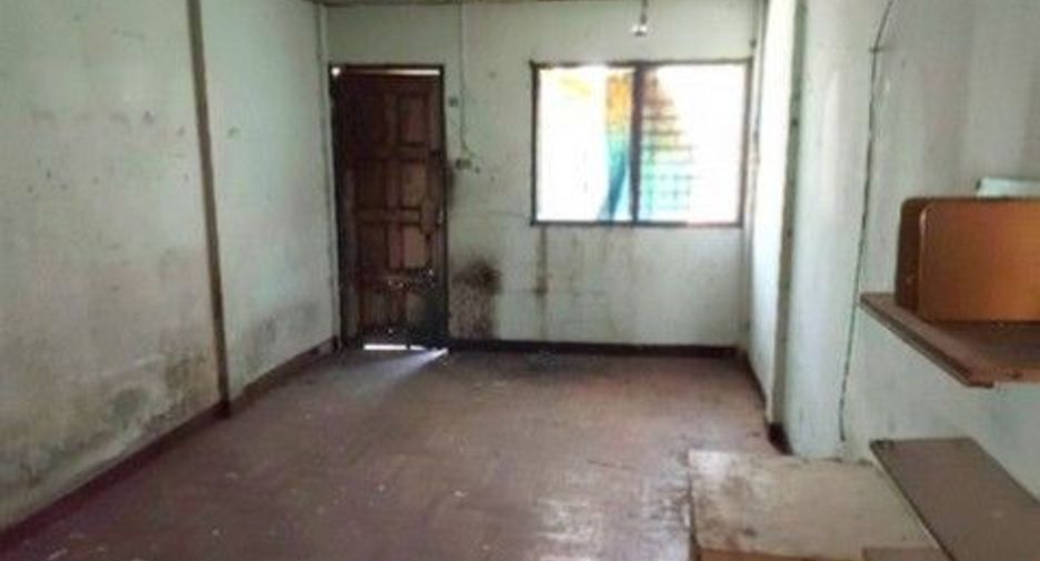 Reihenhaus zum Kauf mit 1 Zimmer in Bang Bua Thong, Nonthaburi