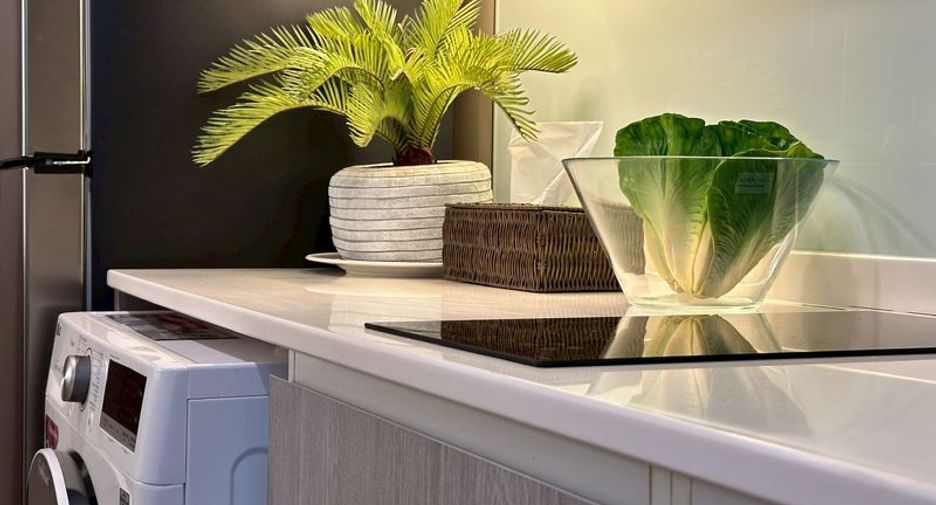 For sale 1 bed condo in Si Racha, Chonburi