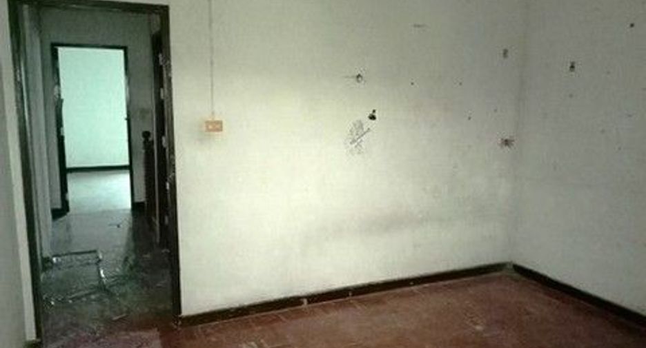 Reihenhaus zum Kauf mit 1 Zimmer in Bang Bua Thong, Nonthaburi
