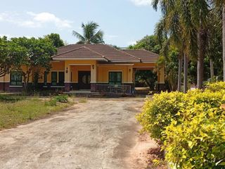 For sale 8 ベッドルーム house in Mueang Udon Thani, Udon Thani