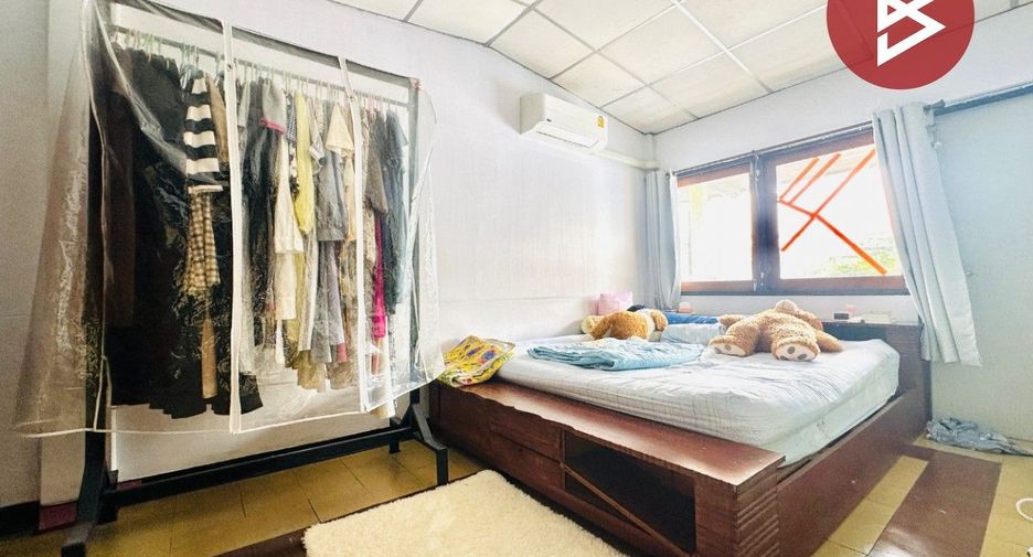 Haus zum Kauf mit 4 Zimmer in Thung Khru, Bangkok