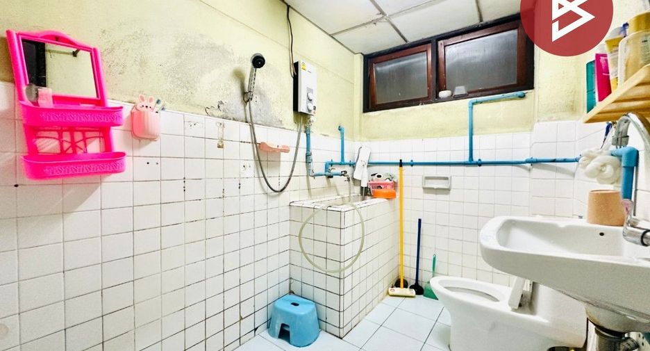 Haus zum Kauf mit 4 Zimmer in Thung Khru, Bangkok