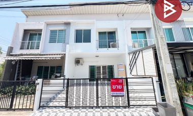 Casa adosada en venta de 3 habitaciones en Bang Khun Thian, Bangkok