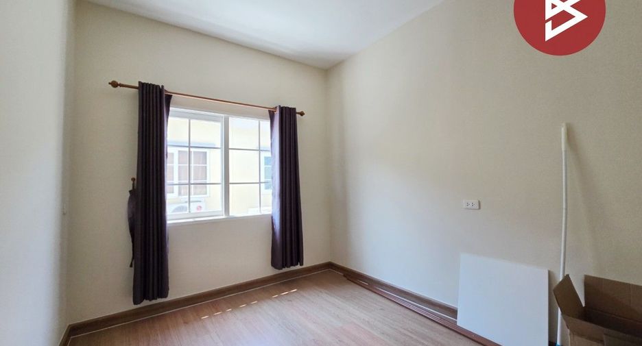 Casa adosada en venta de 4 habitaciones en Mueang Nonthaburi, Nonthaburi