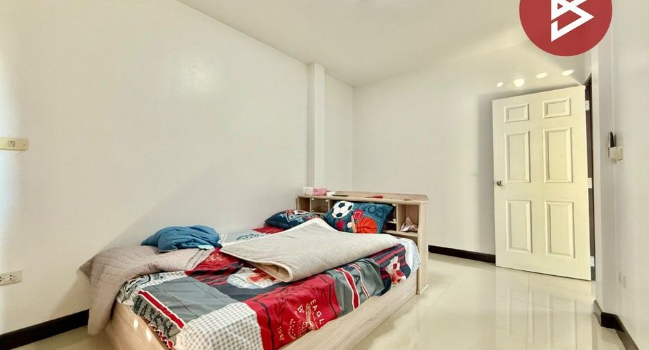 For sale 3 bedrooms townhouse in Mueang Samut Sakhon, Samut Sakhon