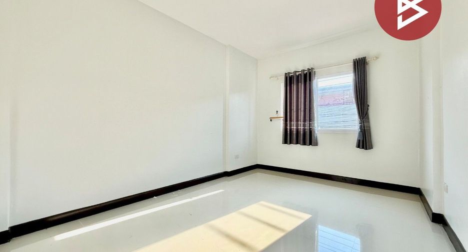 For sale 3 bedrooms townhouse in Mueang Samut Sakhon, Samut Sakhon