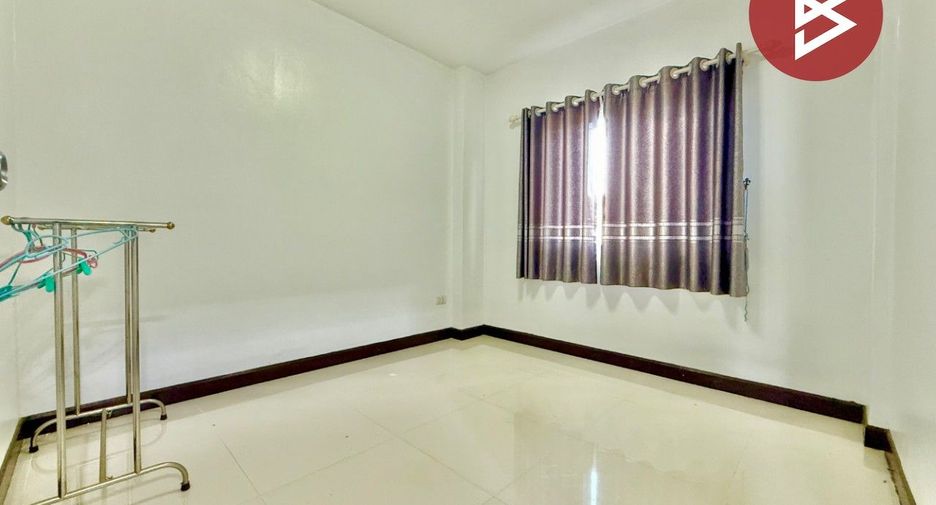 For sale 3 bedrooms townhouse in Mueang Samut Sakhon, Samut Sakhon
