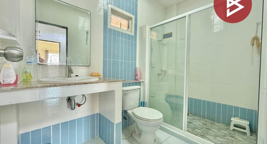 For sale 3 bedrooms townhouse in Mueang Samut Sakhon, Samut Sakhon