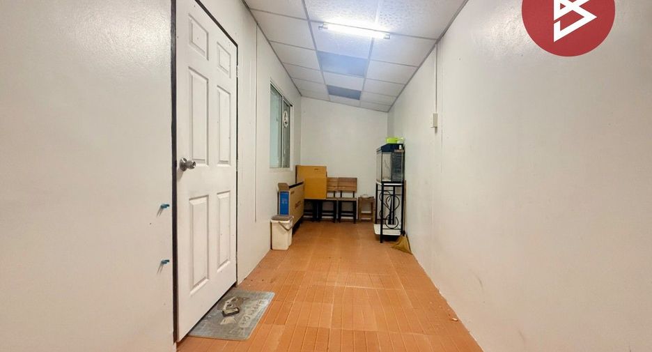 For sale 3 bedrooms townhouse in Mueang Samut Sakhon, Samut Sakhon