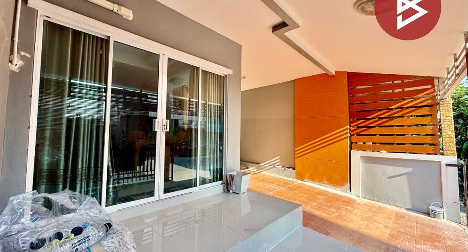 For sale 3 bedrooms townhouse in Mueang Samut Sakhon, Samut Sakhon
