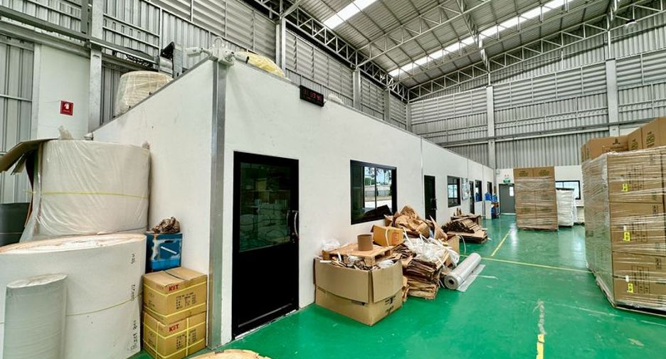 For sale warehouse in Bang Lamung, Chonburi