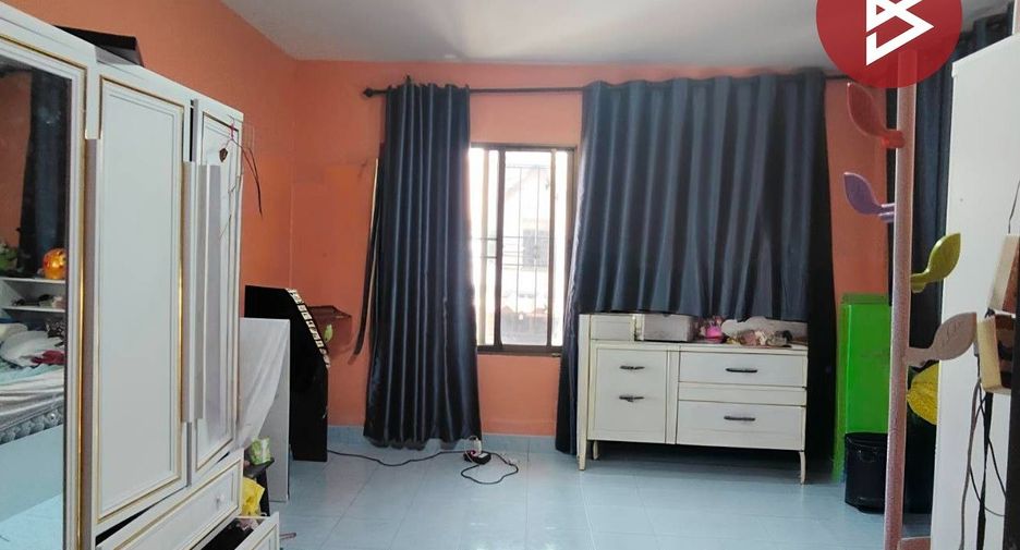 Продажа 3 спальни таунхаус в Mueang Chon Buri, Чонбури