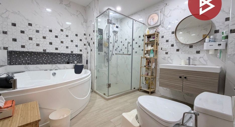 For sale 6 ベッドルーム house in Kamphaeng Saen, Nakhon Pathom