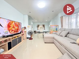 For sale 4 ベッドルーム house in Phutthamonthon, Nakhon Pathom