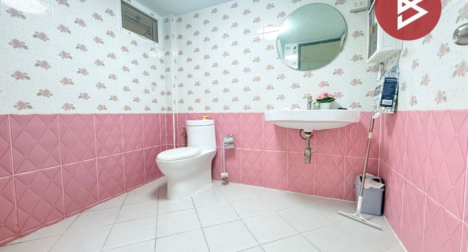 For sale 4 ベッドルーム house in Phutthamonthon, Nakhon Pathom